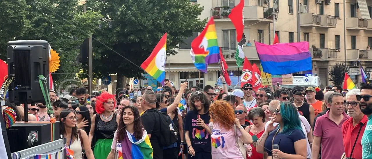 Cosenza Pride 2025, è la giornata dell'orgoglio LGBTQIA+ | FOTOGALLERY