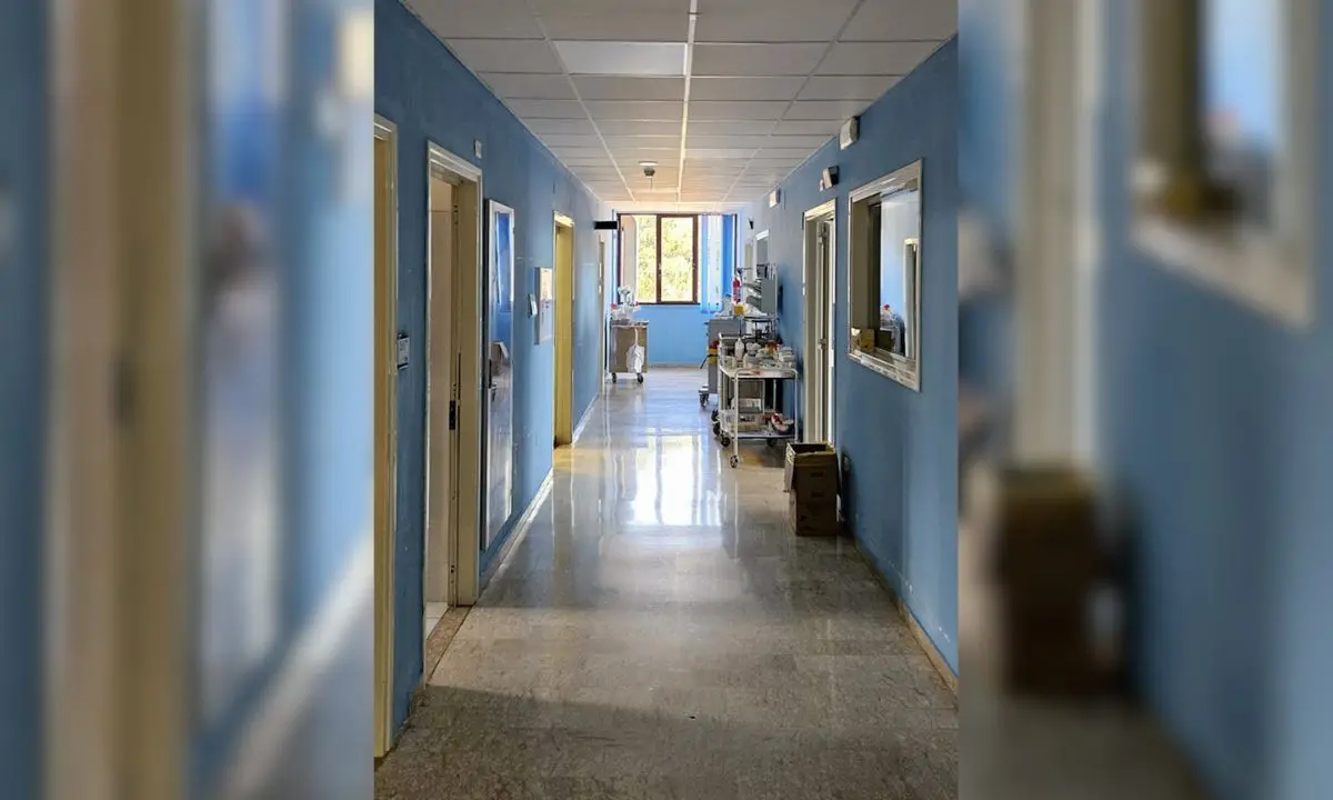 Ospedale di Cetraro: problemi con l'aria condizionata al reparto di Medicina, pazienti in difficoltà