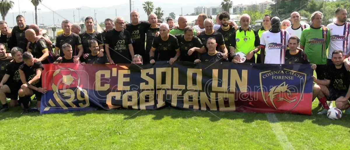 Commozione, abbracci e calcio: alla Real Cosenza il primo Memorial in memoria di Alberto Ricchio