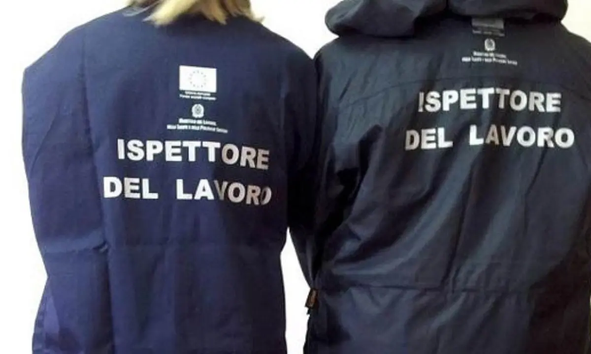 Cosenza, controlli a tappeto dell'Ispettorato del lavoro. Sei aziende sospese e multe per 70mila euro