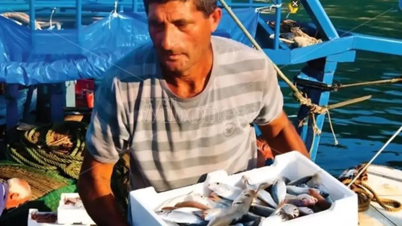 Pescatore morto al largo di Amendolara, s'indaga per omicidio