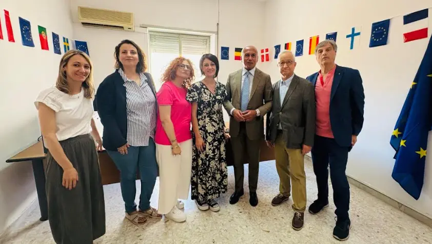 A Cosenza apre lo sportello Europa: più opportunità per i giovani