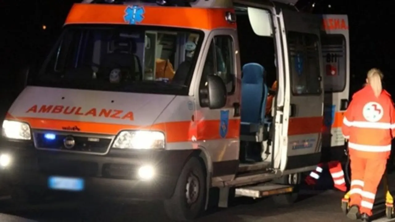 Incidente nella notte a Belvedere Marittimo: il bilancio è di cinque feriti