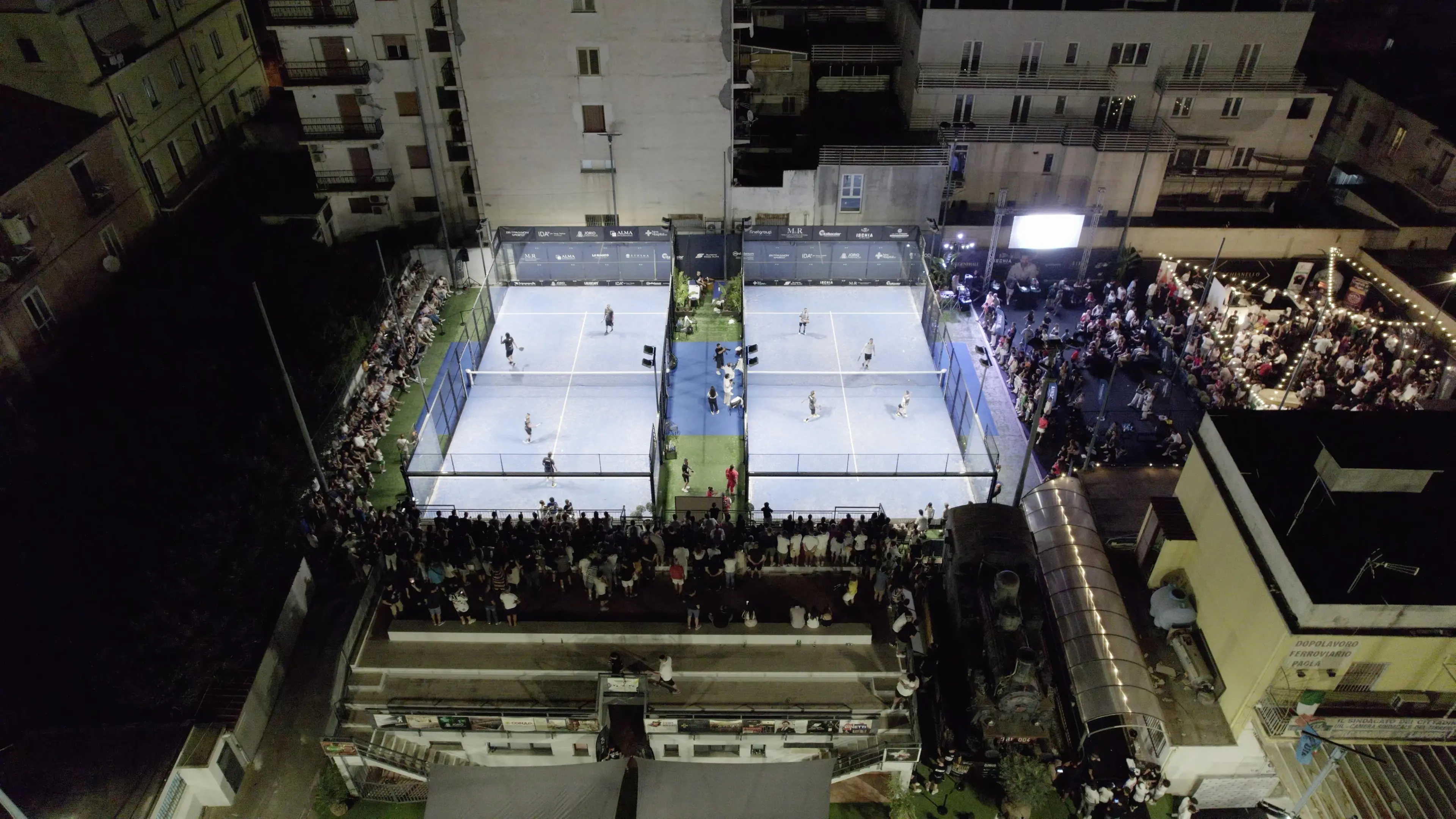 Terza edizione del “Chianello Padel Show”: star del calcio e campioni del padel incantano Paola