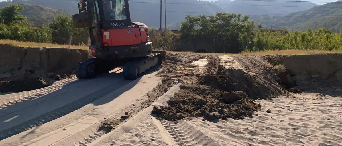 San Lucido, protestano i proprietari delle seconde case: «Paghiamo tutto, ma dobbiamo pulire la spiaggia da soli»