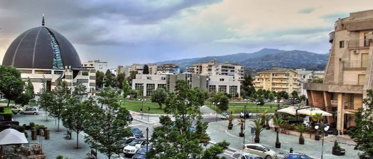 Rende, intervento straordinario di pulizia con spazzatrice\n