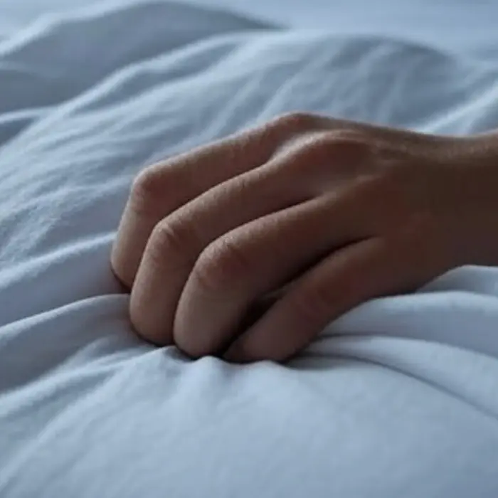 Se il piacere diventa mortale: mille morti ogni anno per l'autoerotismo