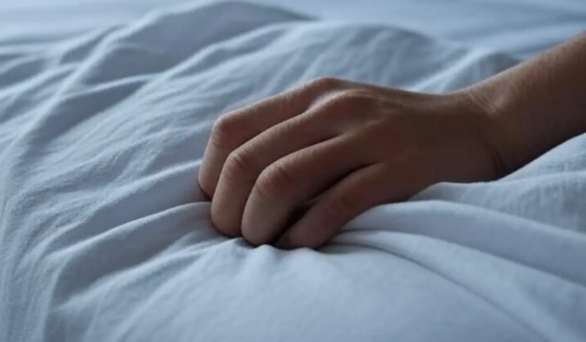 Se il piacere diventa mortale: mille morti ogni anno per l'autoerotismo