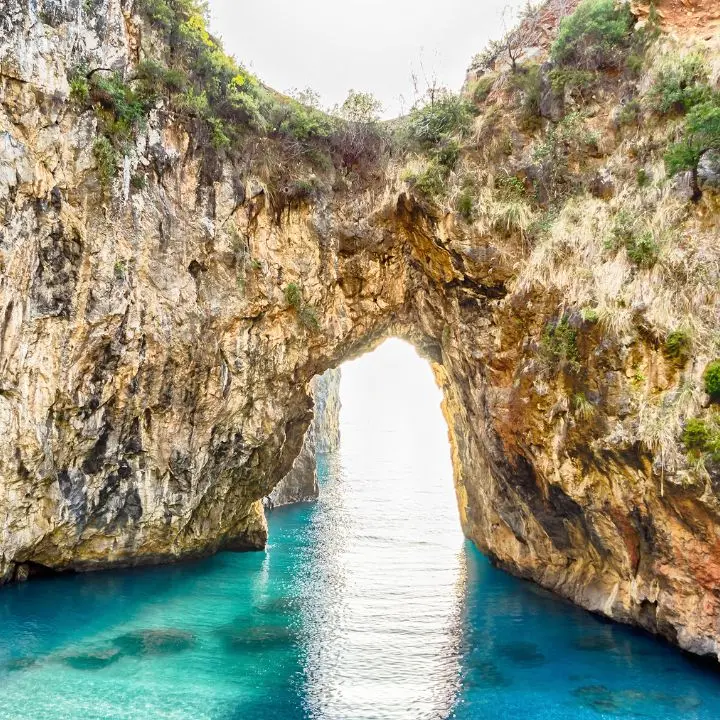 Frana lungo il sentiero che conduce all’Arcomagno, ordinati lavori urgenti di messa in sicurezza\n