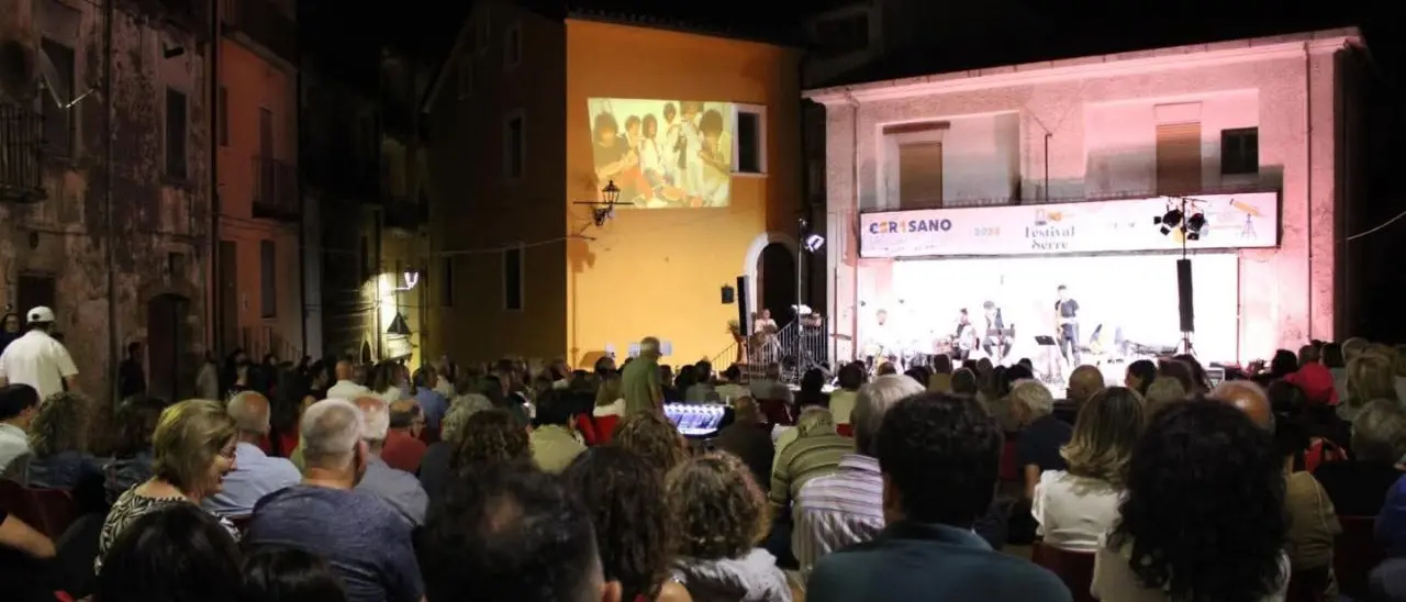 A Cerisano \"Tutto cresce e se ne va\": il concerto racconto dedicato a Pino Daniele