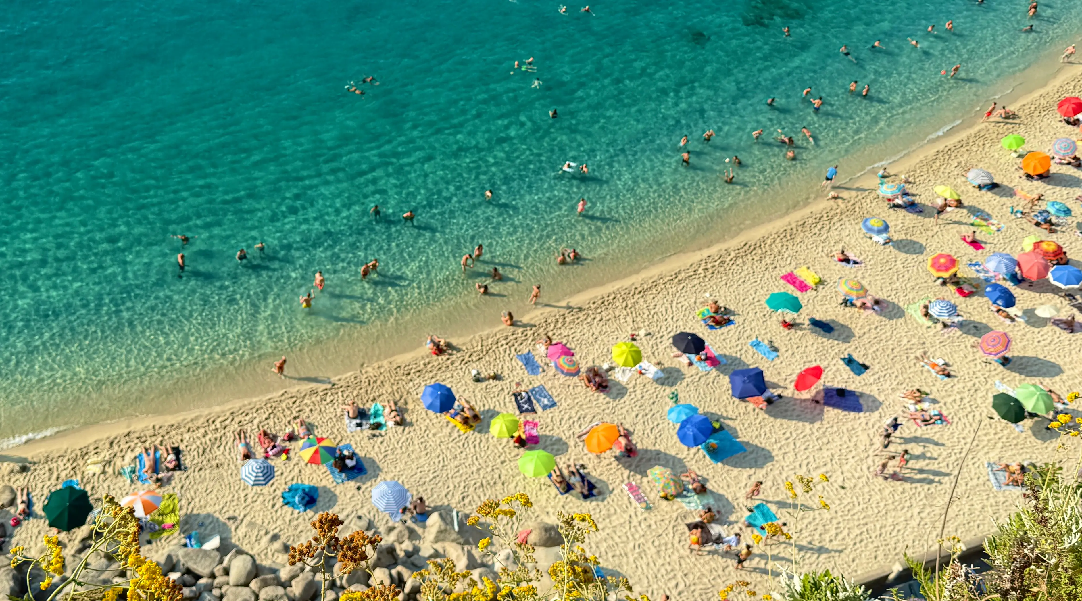 Tropea e Reggio Calabria tra le mete più amate dagli italiani per l’estate 2025