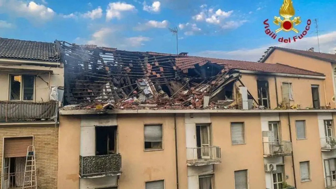 Torino, esplosione in appartamento: cinque feriti