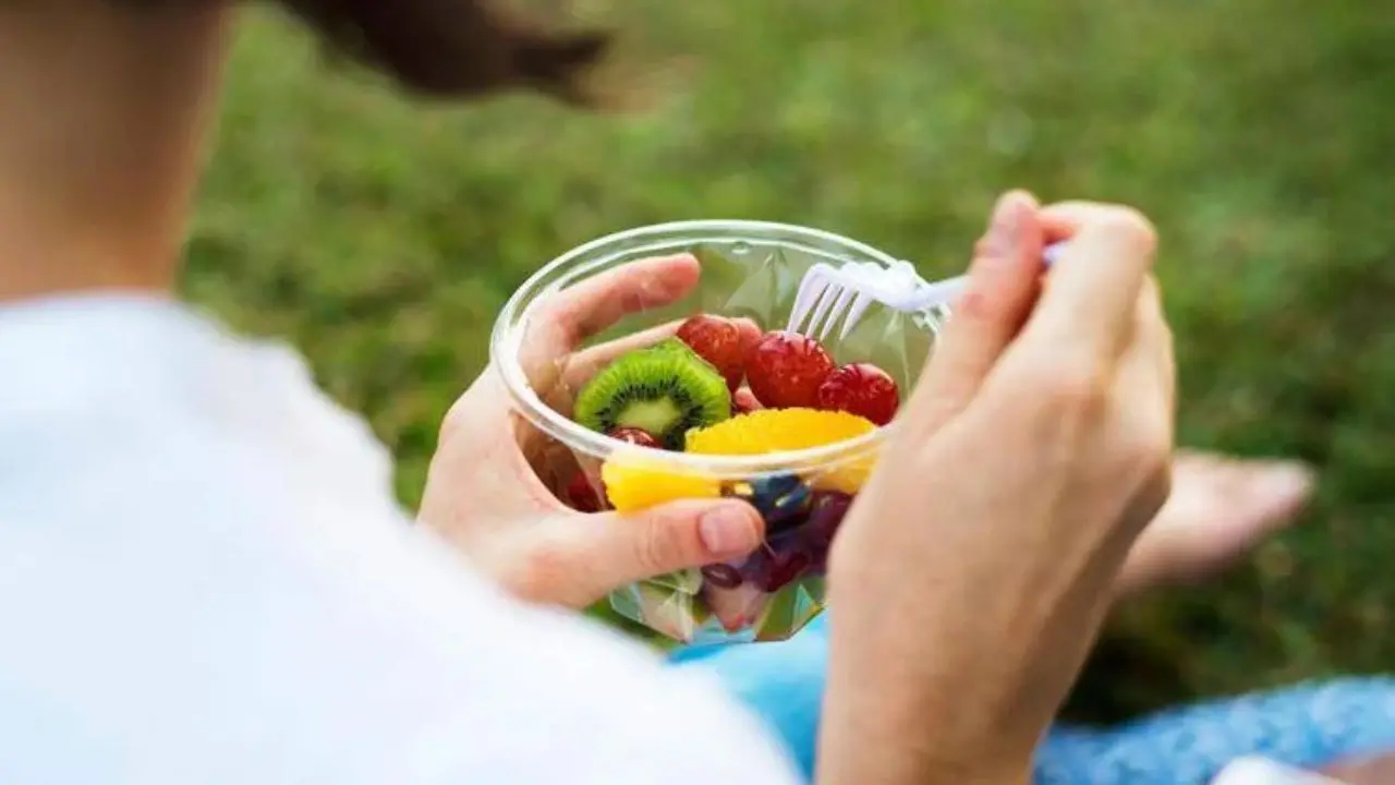 Dalla colazione agli spuntini freschi, il decalogo per combattere il caldo