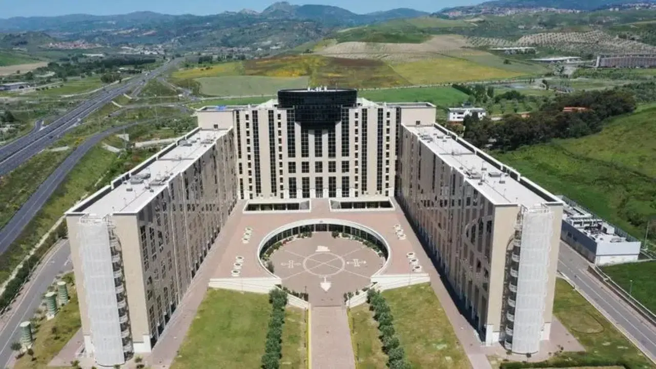 Blitz della Guardia di Finanza alla Regione: l'inchiesta riguarderebbe la sanità