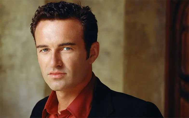 Julian McMahon è morto a 56 anni, addio all’attore di Streghe e Nip/Tuck