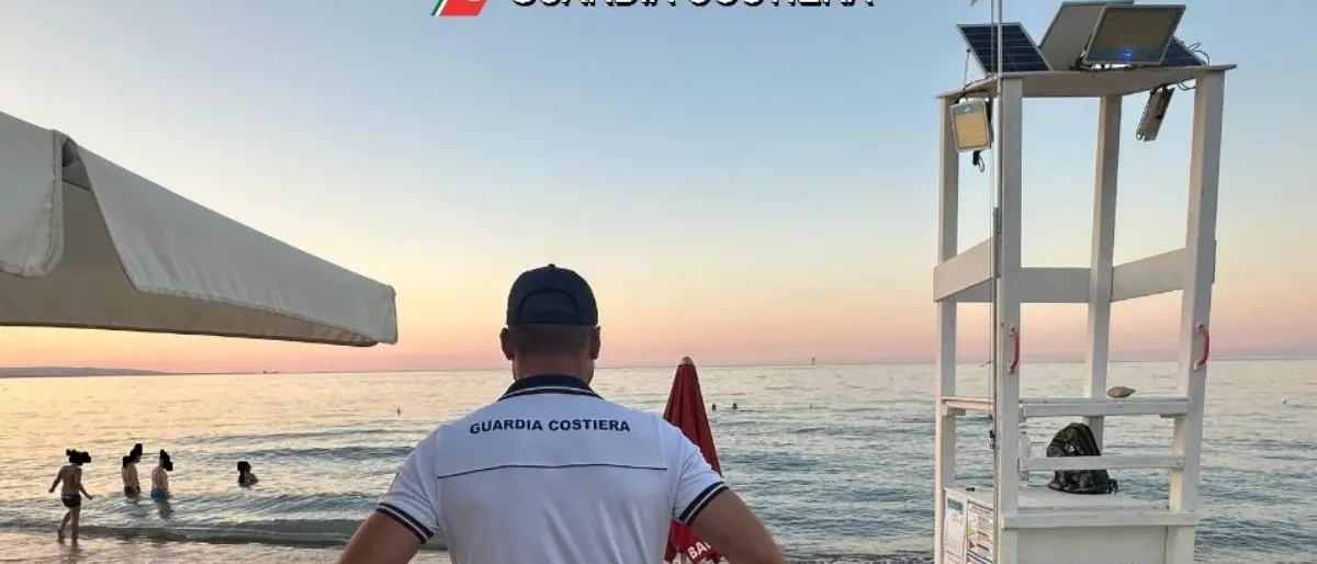 Controlli in mare e a terra della Guardia Costiera a Crotone: multe per oltre 8mila euro e prodotti ittici sequestrati