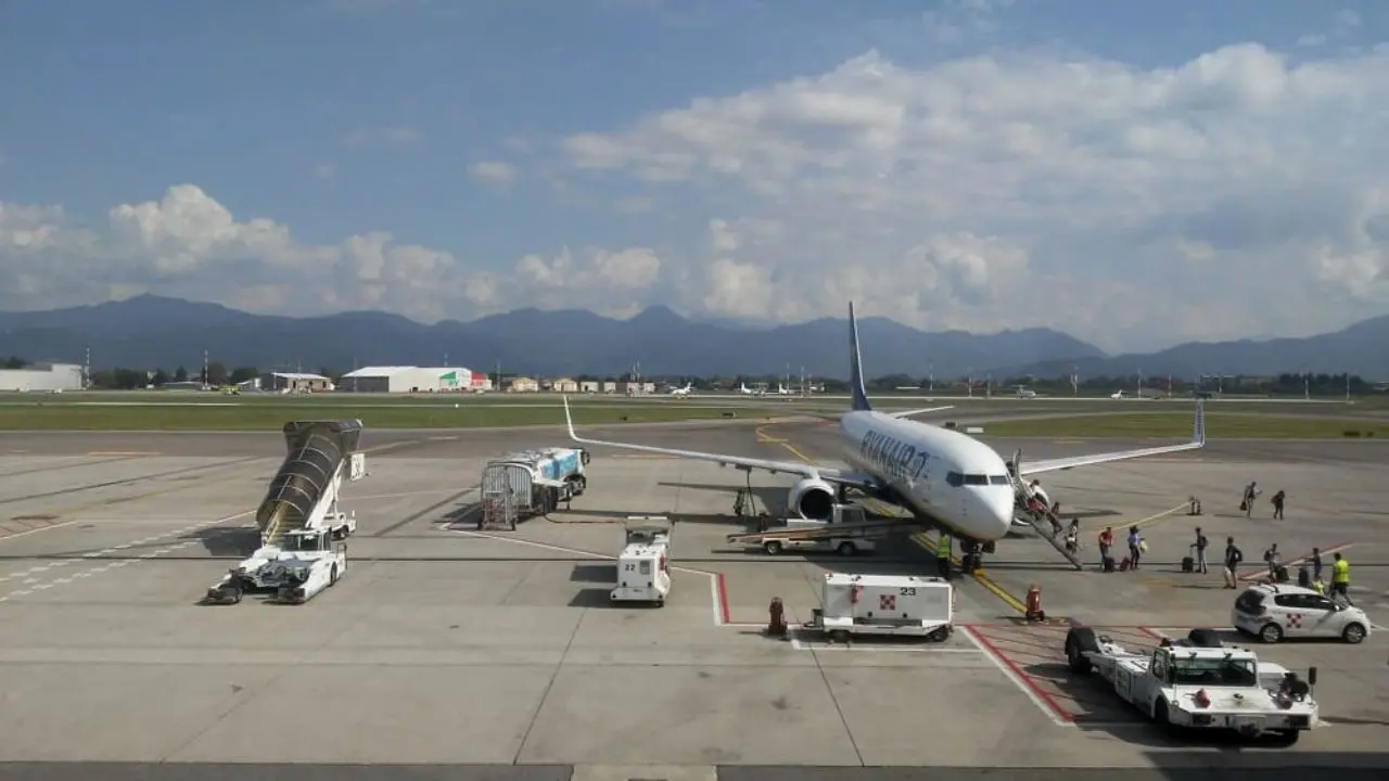 Aeroporto di Bergamo, una persona muore risucchiata dal motore di un aereo