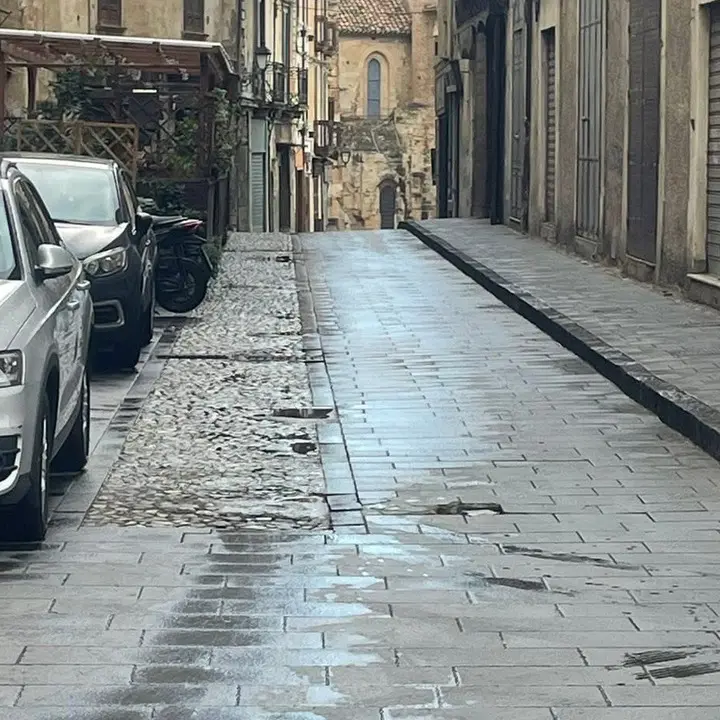 Cosenza, il centro storico dimenticato: «Noi commercianti non sappiamo più come andare avanti»