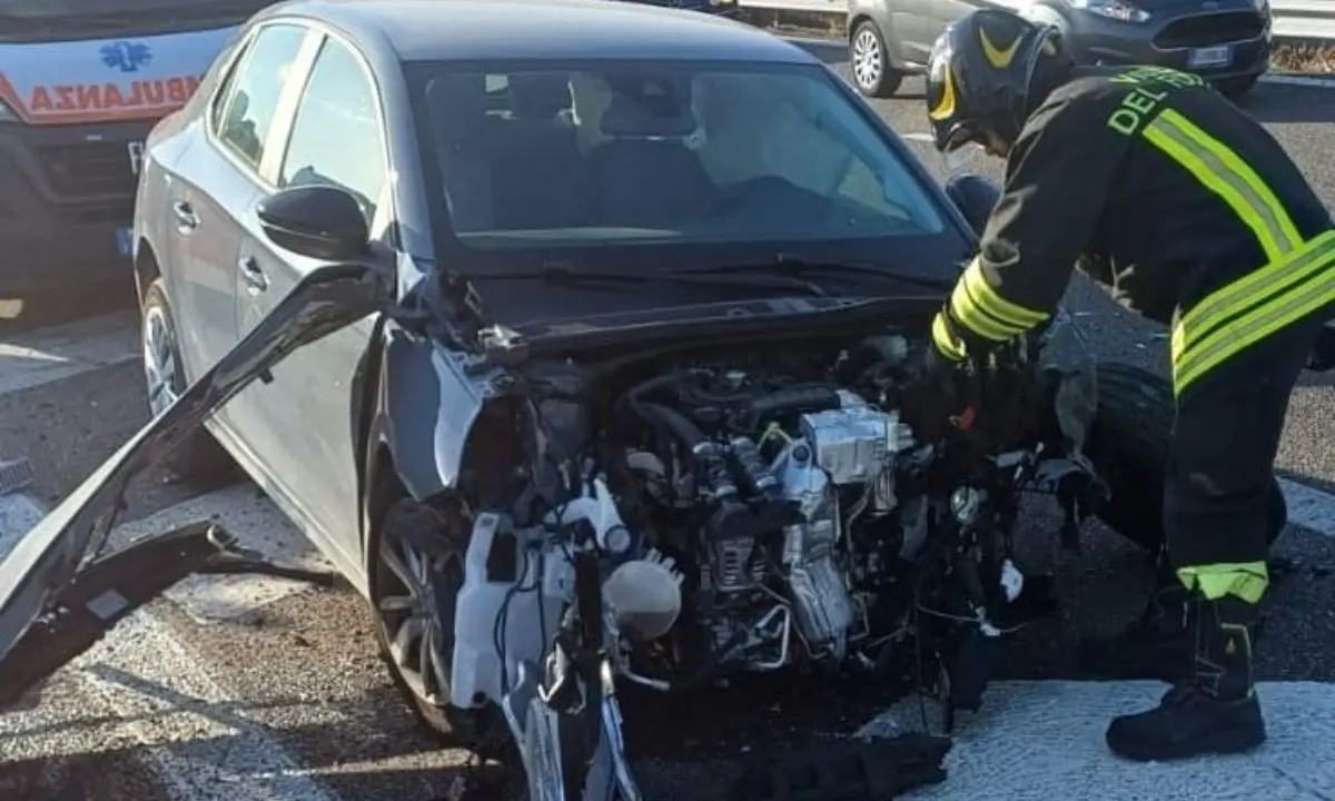 Scontro tra quattro auto sulla Statale 280 nei pressi di Vena di Maida: un ferito lieve e traffico rallentato