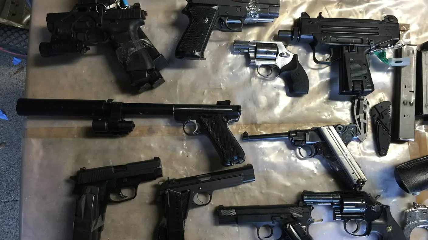 Armi clandestine in un deposito segreto: scoperta la santabarbara della cosca Muto