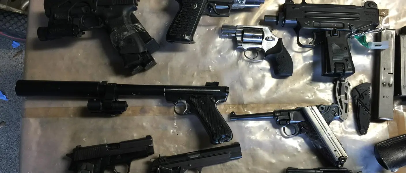 Armi clandestine in un deposito segreto: scoperta la santabarbara della cosca Muto