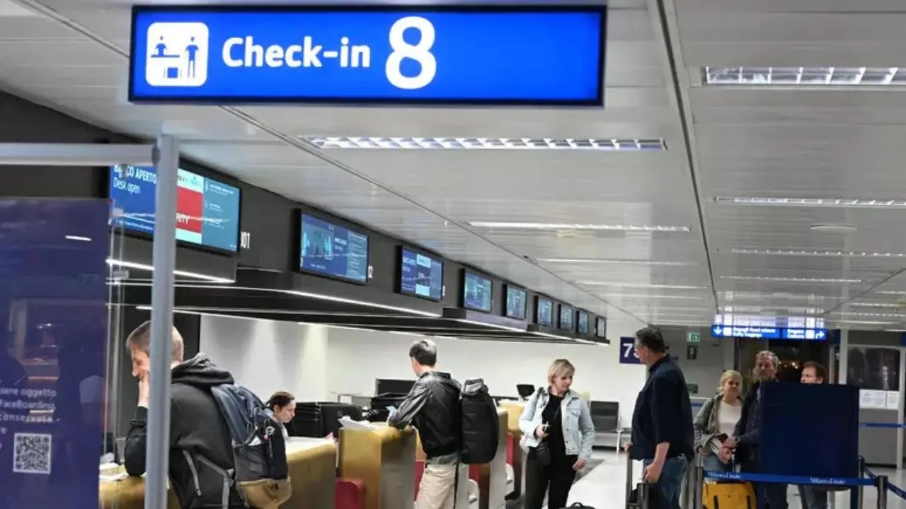 Volare in Italia e nell'Ue: stop all'obbligo di mostrare i documenti, basta la carta d'imbarco