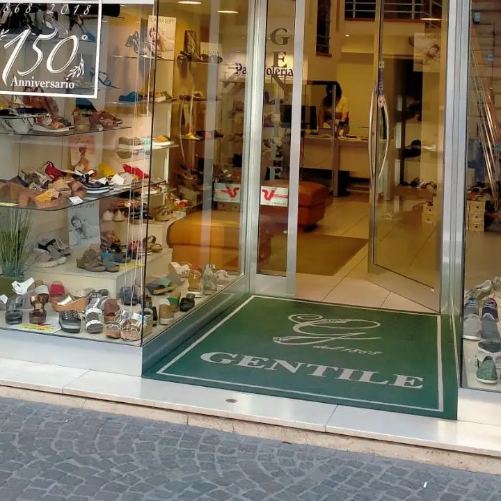 Cosenza, chiude dopo un secolo e mezzo di vita Gentile Calzature