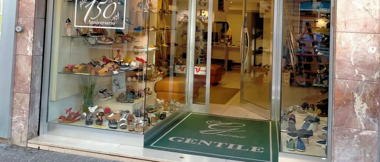 Cosenza, chiude dopo un secolo e mezzo di vita Gentile Calzature