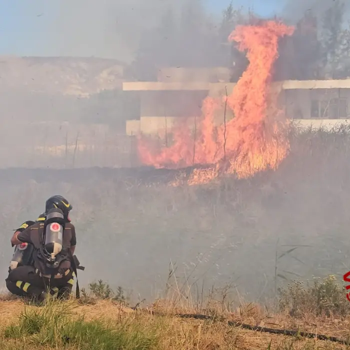 Moduli antincendio in arrivo dal Lazio e dalla Toscana, criticità nell’alto Tirreno cosentino e nel Vibonese