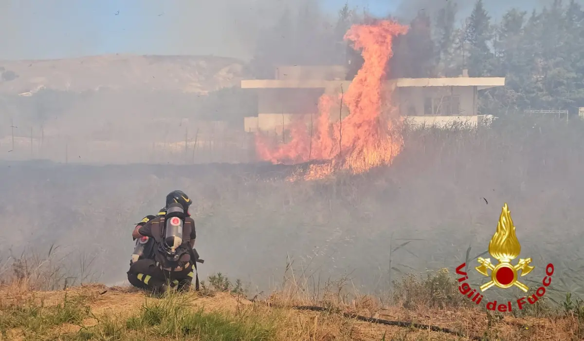 Moduli antincendio in arrivo dal Lazio e dalla Toscana, criticità nell’alto tirreno cosentino e nel vibonese\n
