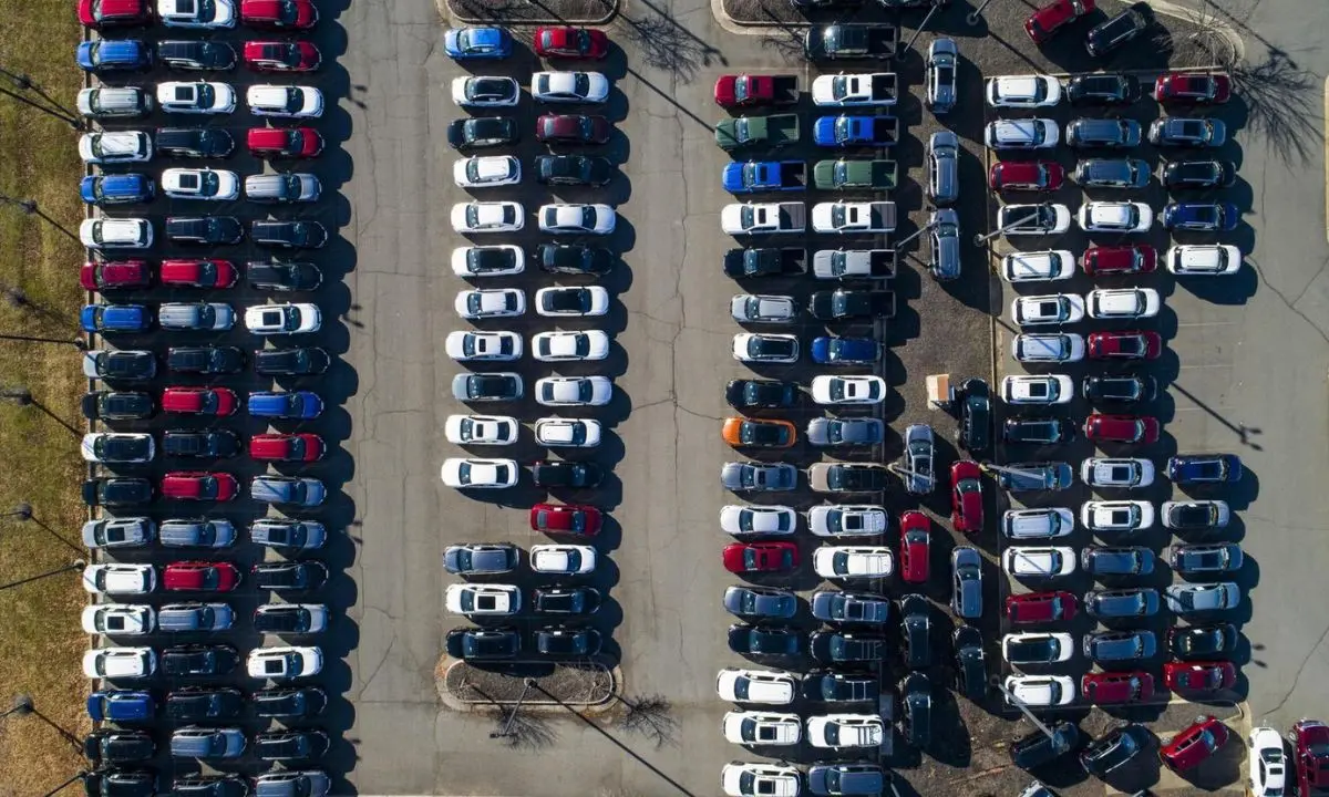Spesa di beni durevoli in provincia di Cosenza: spiccano le auto nuove (+13,4%) e le due ruote (+20,1%)