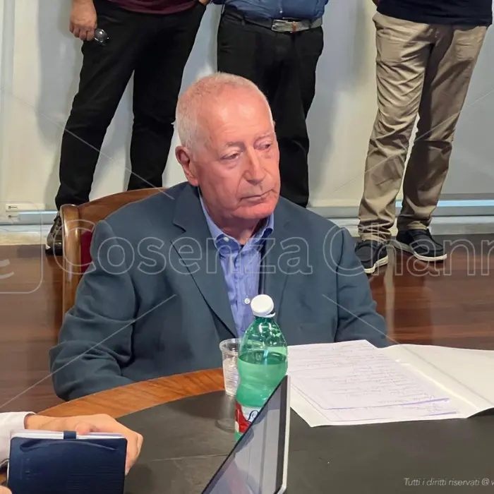 Rende, il sindaco Sandro Principe incontra la stampa: «Via Rossini pedonale ogni sabato fino al 31 dicembre»