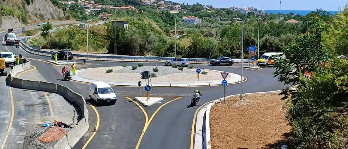 Diamante, prende forma la rotatoria allo svincolo per Cirella