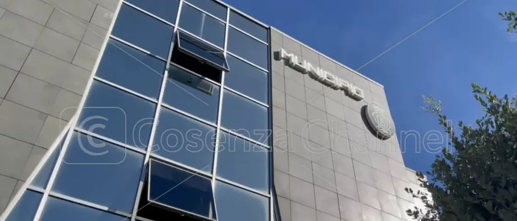 Rende, i capigruppo di maggioranza replicano a tono: «Così smontiamo le accuse del centrodestra»