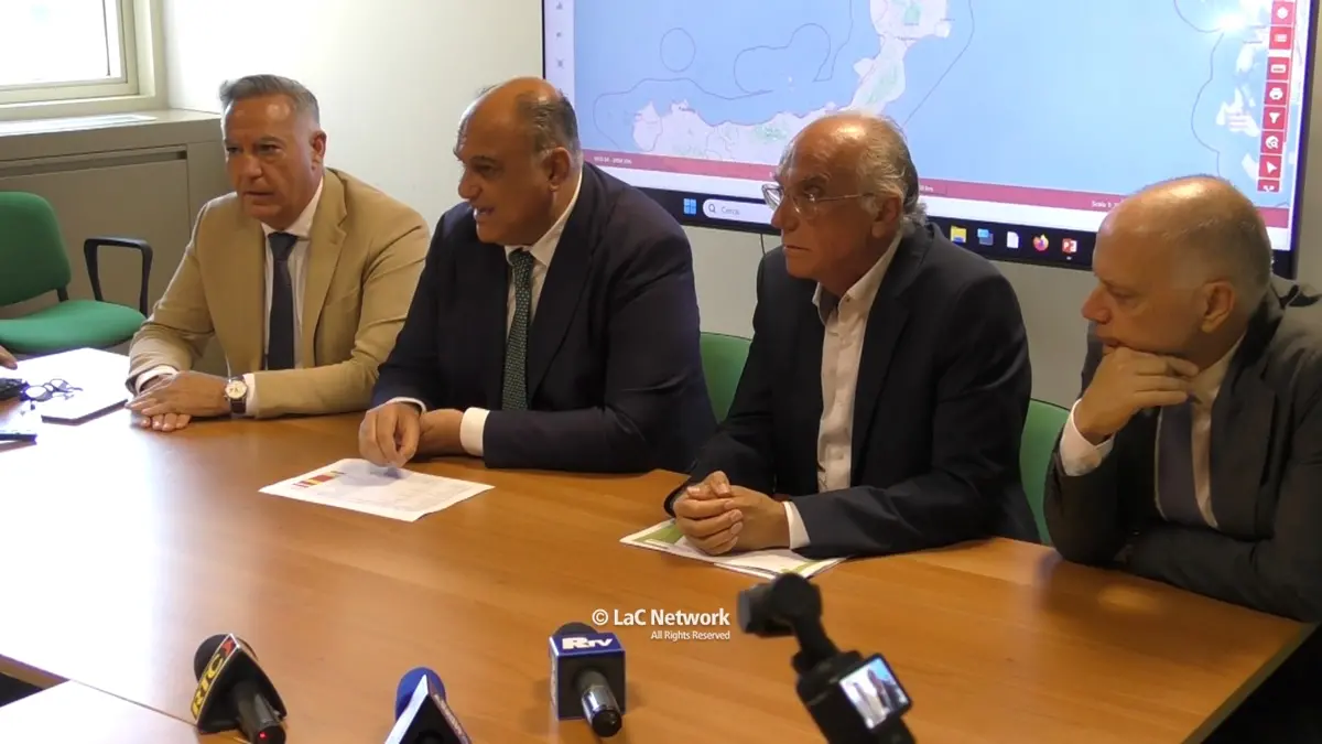 Mare sporco, la Regione smentisce i dati di Goletta verde: «Non è inquinato, le\u00A0acque calabresi sono eccellenti per il 93%»\n