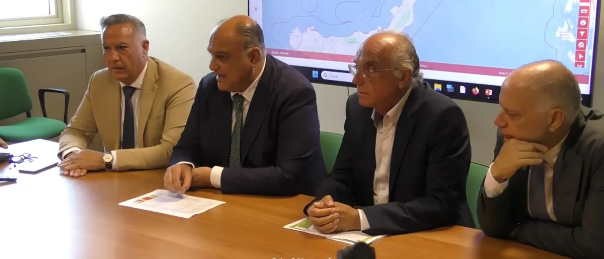 Mare sporco, la Regione smentisce i dati di Goletta verde: «Non è inquinato, le\u00A0acque calabresi sono eccellenti per il 93%»\n