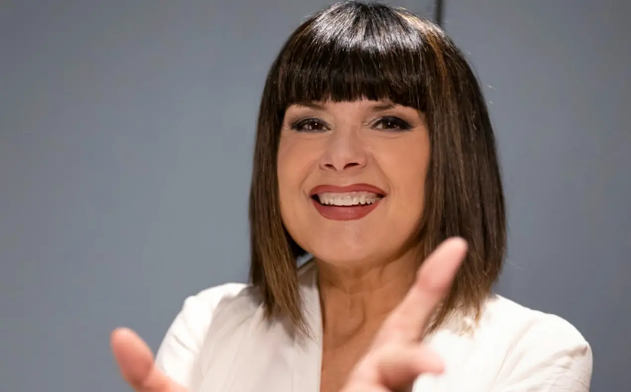 Silvia Mezzanotte attesa in Calabria: l’ex voce dei Matia Bazar celebra i 35 anni di carriera con un concerto a Polistena\n