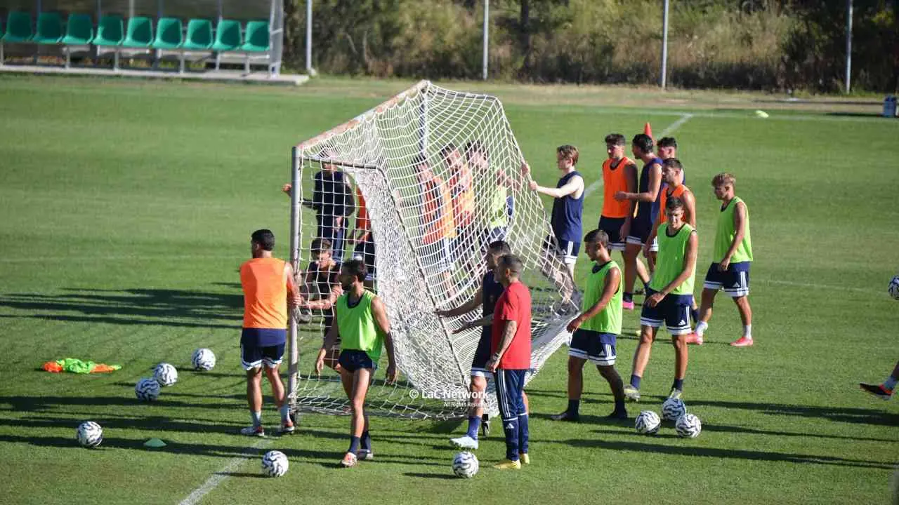 Cosenza, seconda seduta a Lorica: partitella e lavoro tecnico-tattico per i Lupi\n