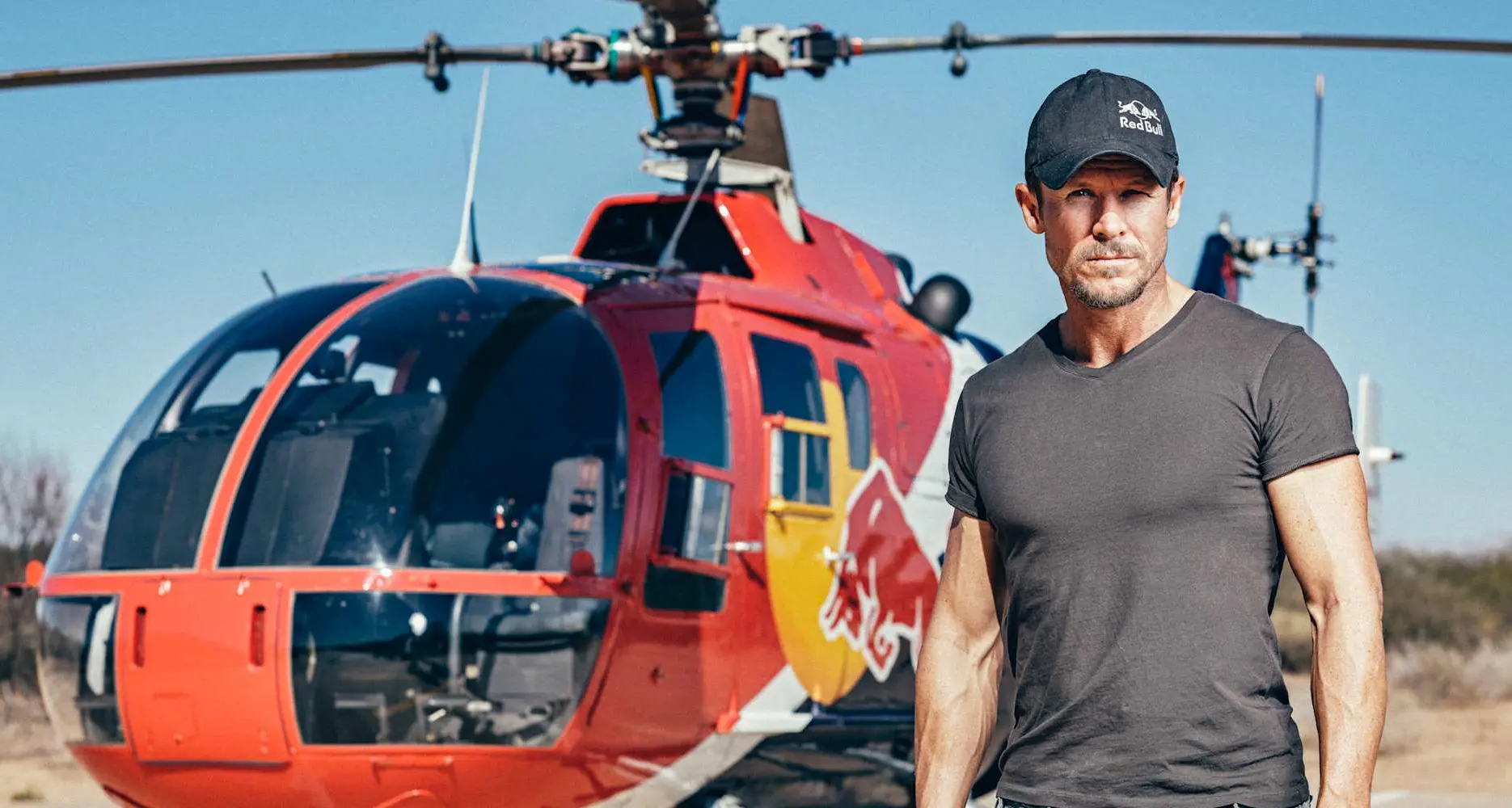 È morto Felix Baumgartner, l’uomo che sfidava i\u00A0cieli\u00A0si è schiantato con il parapendio in provincia di Fermo\n