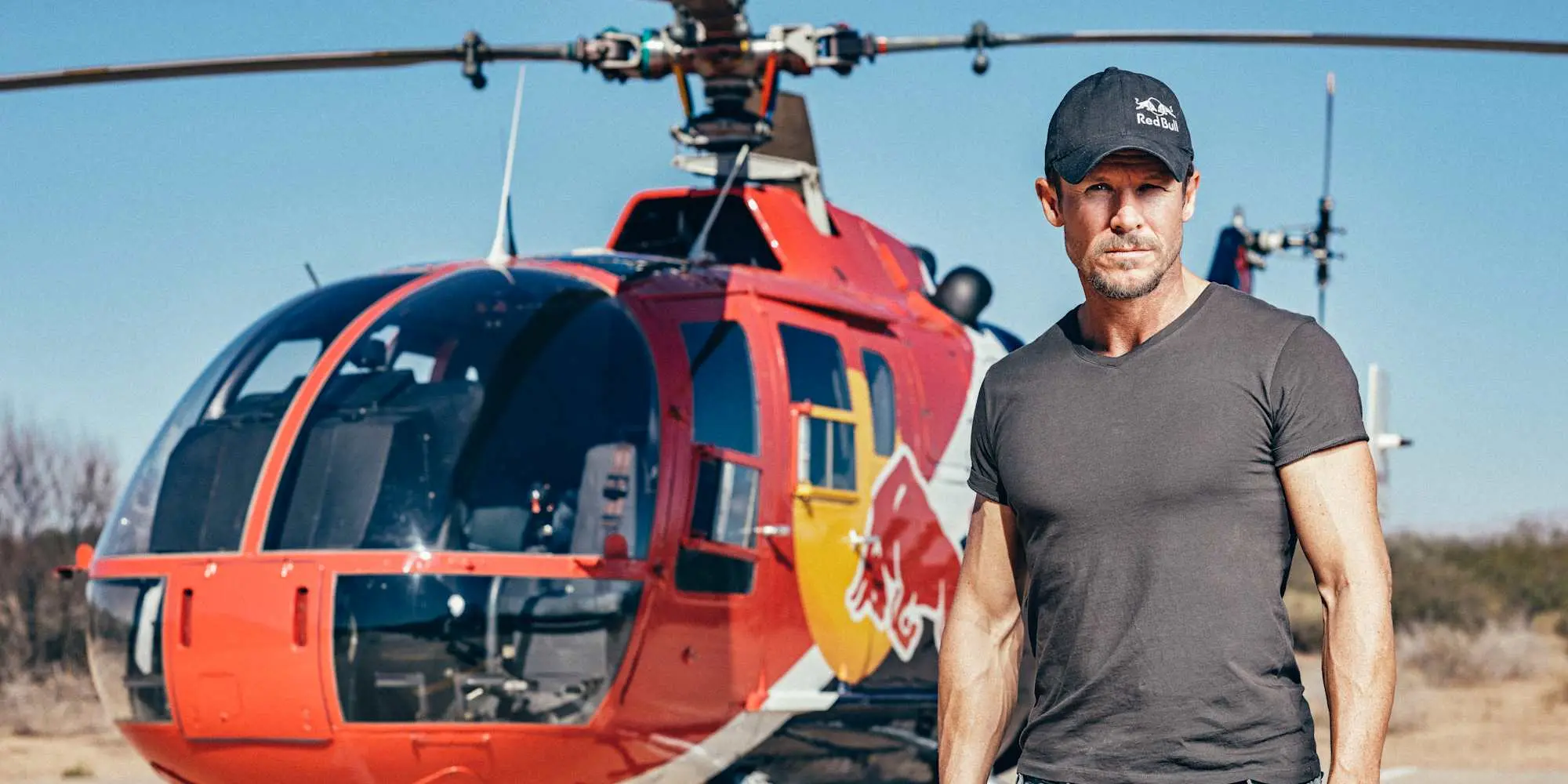 È morto Felix Baumgartner, l’uomo che sfidava i\u00A0cieli\u00A0si è schiantato con il parapendio in provincia di Fermo\n