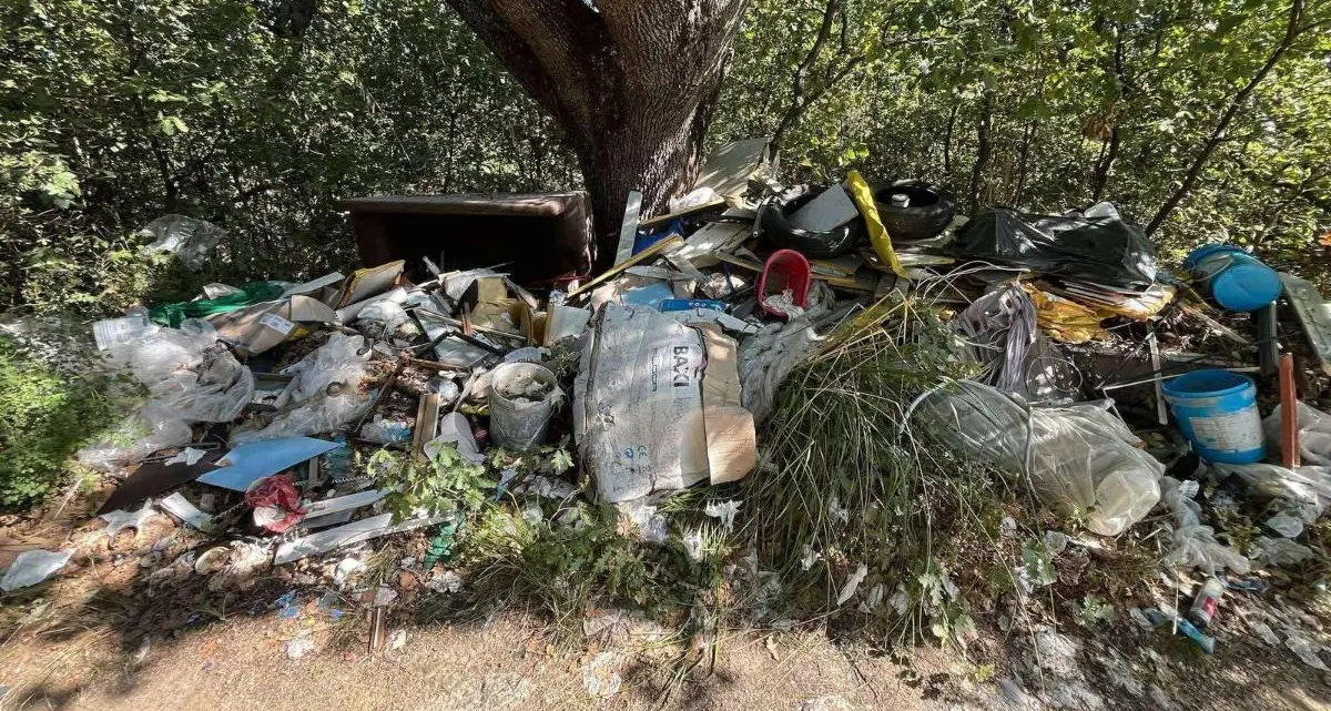 Rende, Ghionna a Cuzzocrea: «Cosa pensa di fare l’assessore per le discariche abusive?»