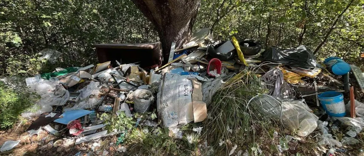 Rende, Ghionna a Cuzzocrea: «Cosa pensa di fare l’assessore per le discariche abusive?»