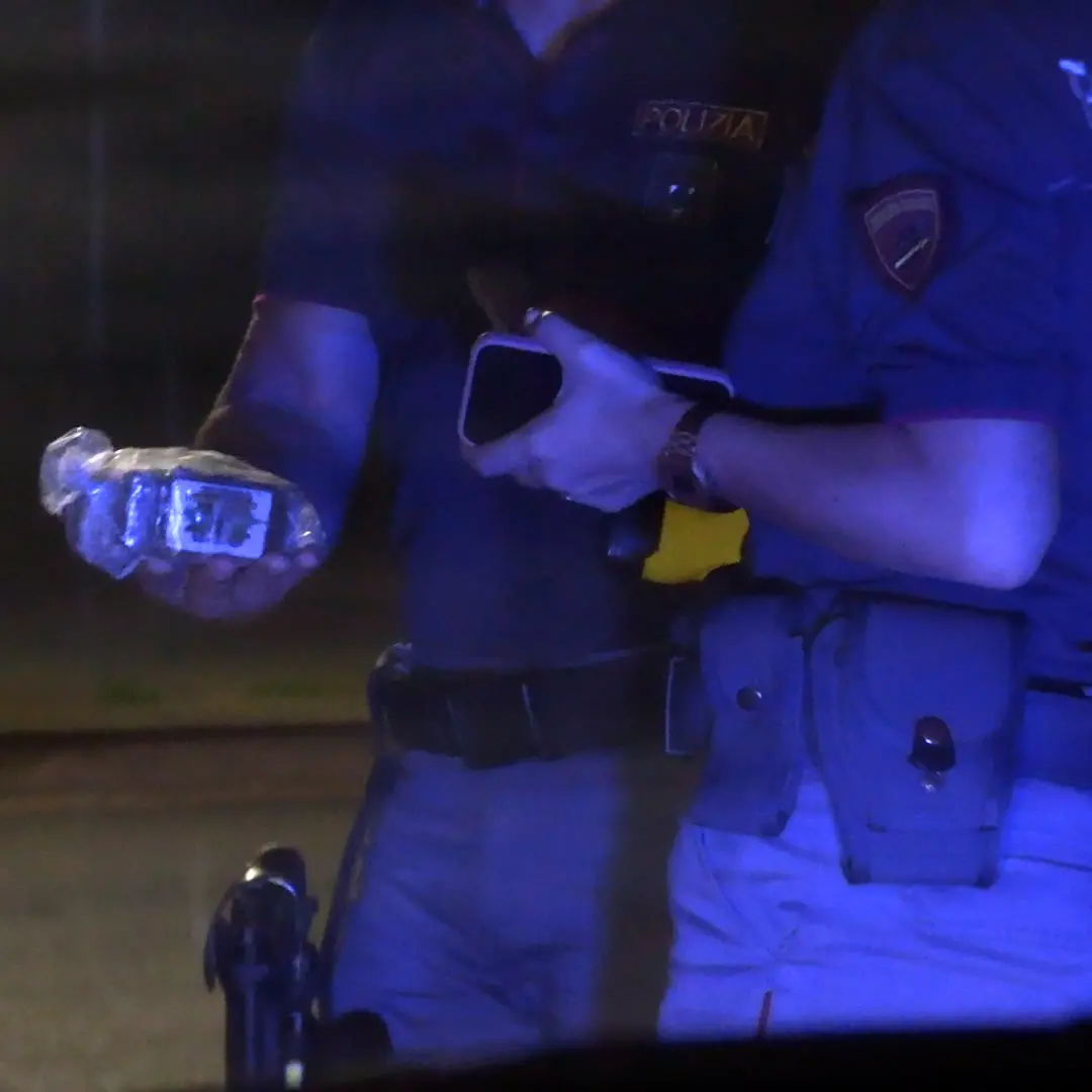 Cosenza, doppio arresto per droga: sequestri e controlli della Polizia\n