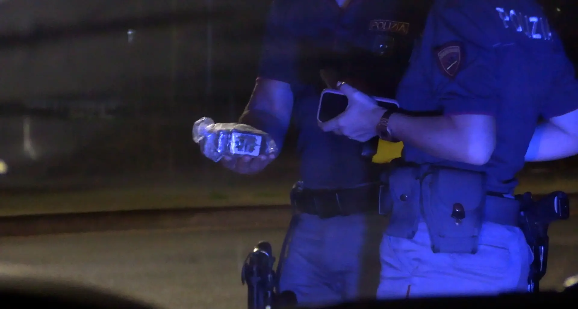 Cosenza, doppio arresto per droga: sequestri e controlli della Polizia\n