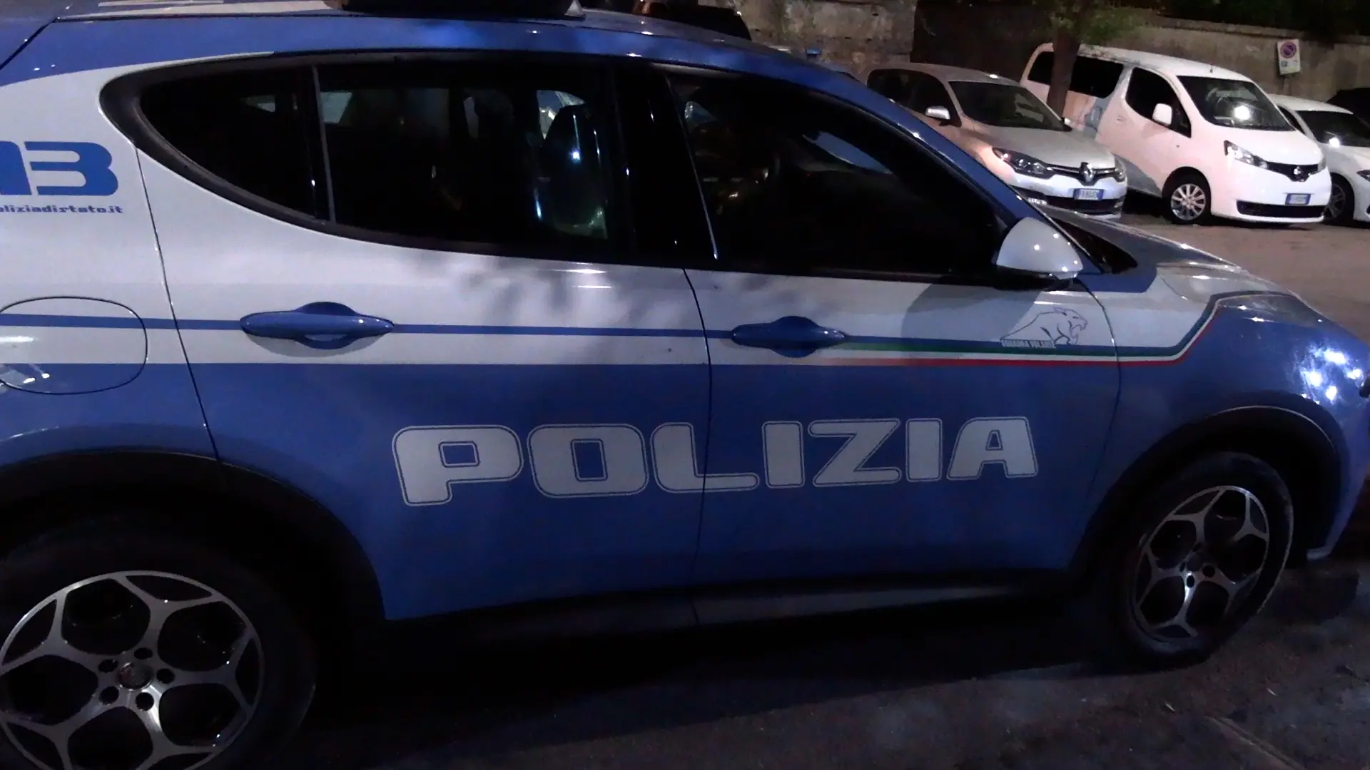 Le fotografie della notte trascorsa a bordo delle Pantere della Polizia con gli agenti della Questura di Cosenza per la realizzazione dello speciale \"Una notte in pattuglia\"