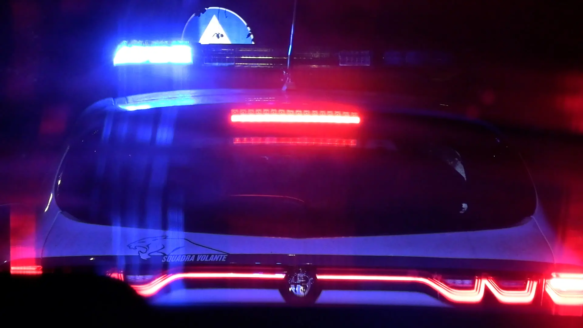 Le fotografie della notte trascorsa a bordo delle Pantere della Polizia con gli agenti della Questura di Cosenza per la realizzazione dello speciale \"Una notte in pattuglia\"