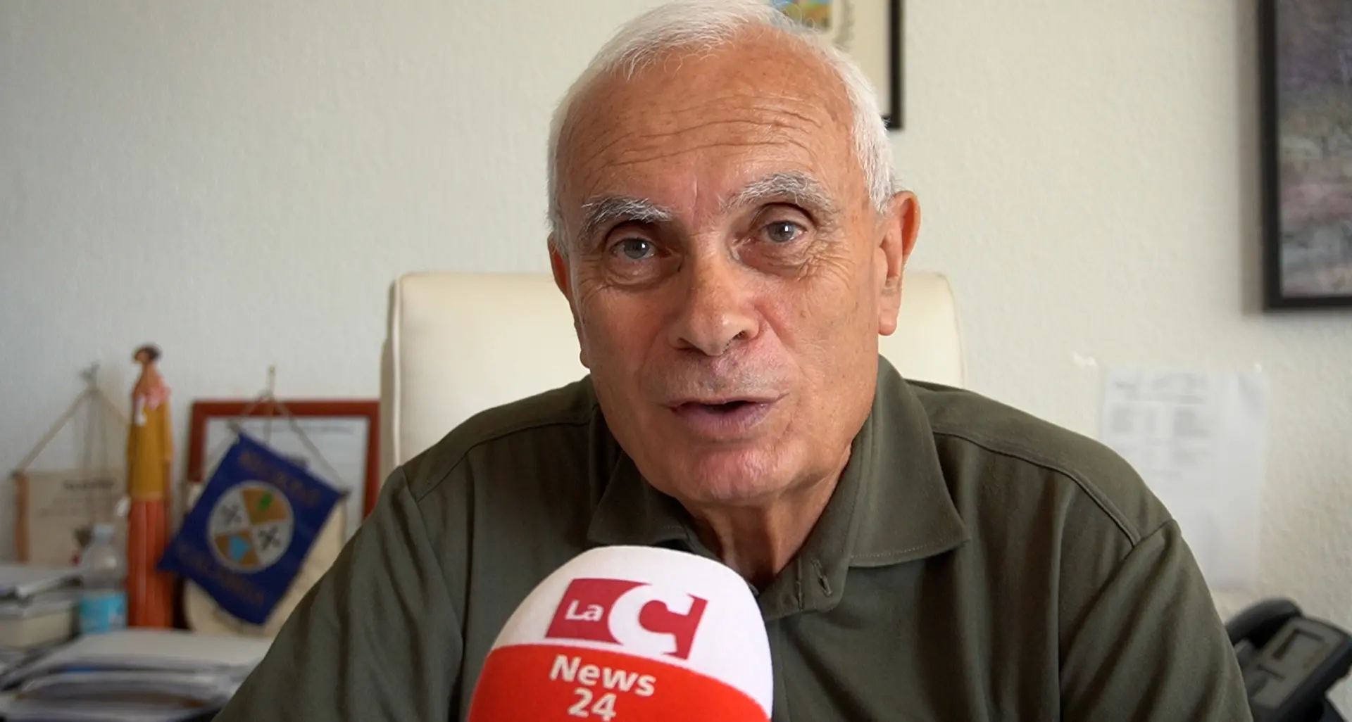 Auto incendiata al sindaco Eugenio Madeo: «È stato un atto doloso, ma la prepotenza non vincerà»\n