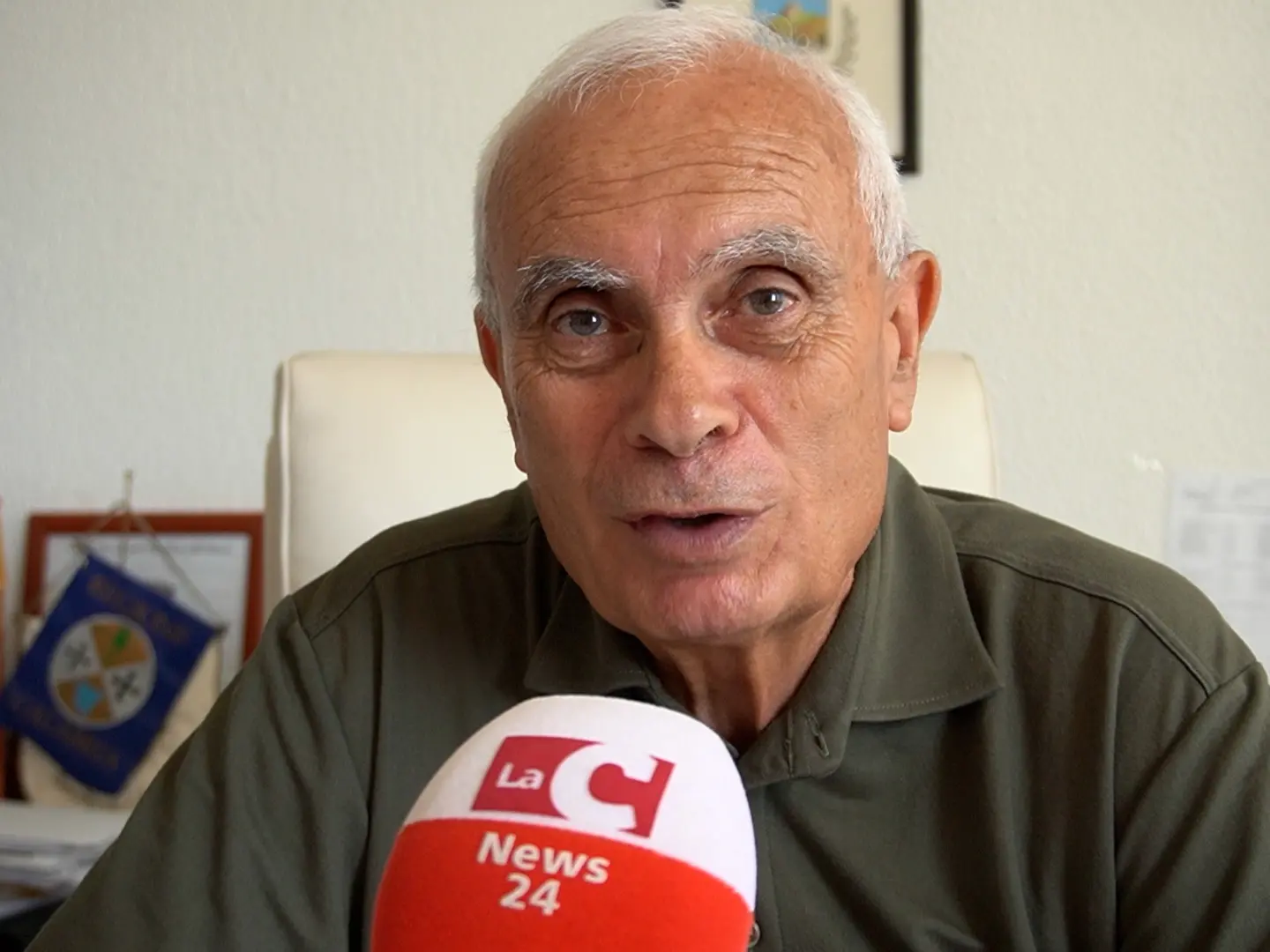 Auto incendiata al sindaco di San Nicola Arcella: «È stato un atto doloso, ma la prepotenza non vincerà»