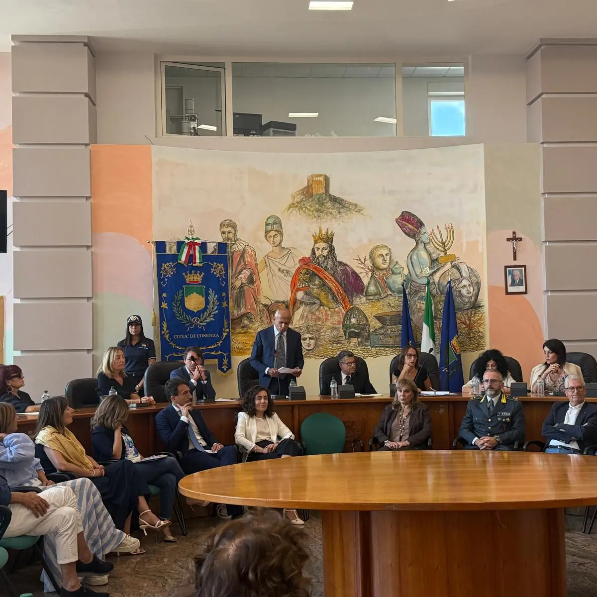 Nuccio Ordine cittadino onorario di Cosenza nel giorno del suo compleanno