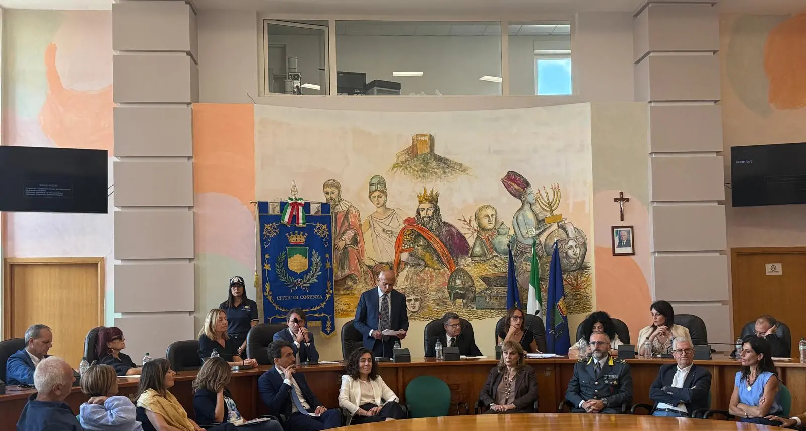 Nuccio Ordine cittadino onorario di Cosenza nel giorno del suo compleanno